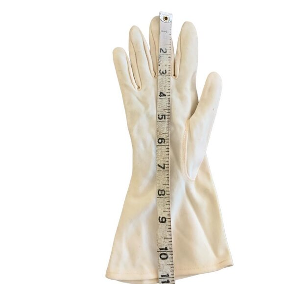 VTG Womens Pair of Dressy Gloves Off-White/Ivory Trapunto Stitching Accent  #92R - Picture 8 of 8